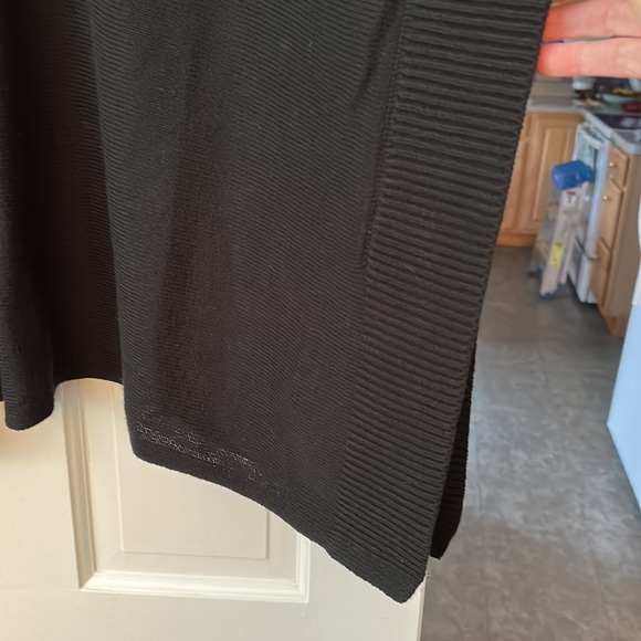 Messimo Poncho Sweater - Picture 6 of 10